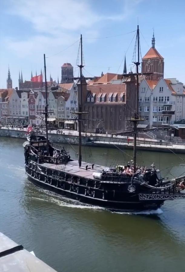 Brama Straganiarska Nad Sama Motlawa Historic Traders Gate Lejlighed *